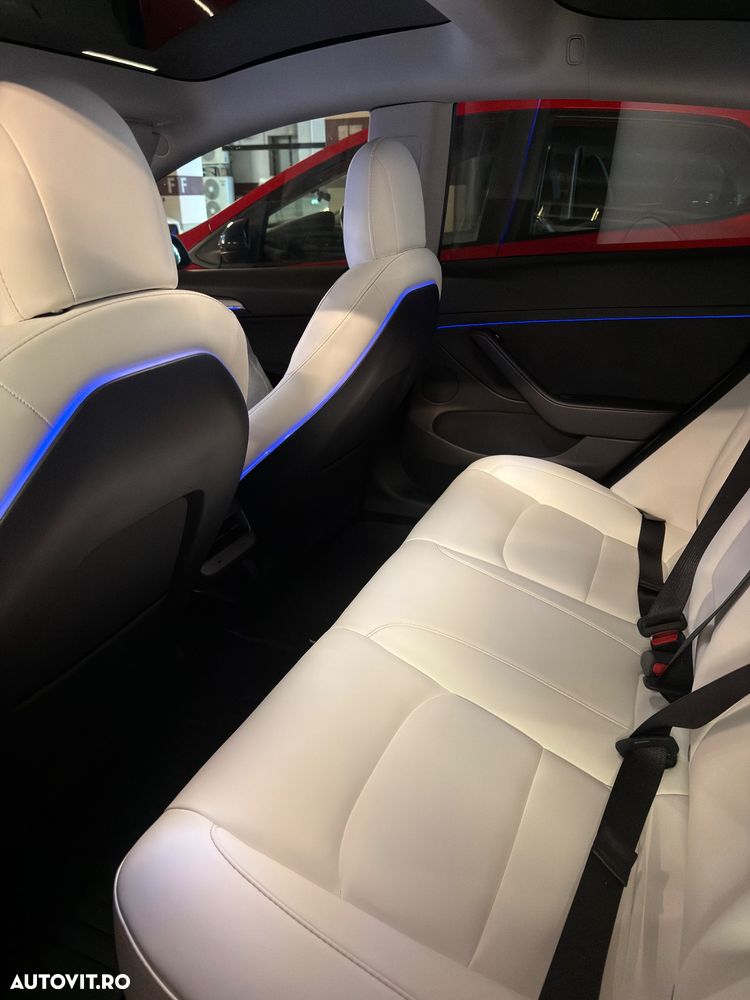 Tesla Model 3 Performance - 11
