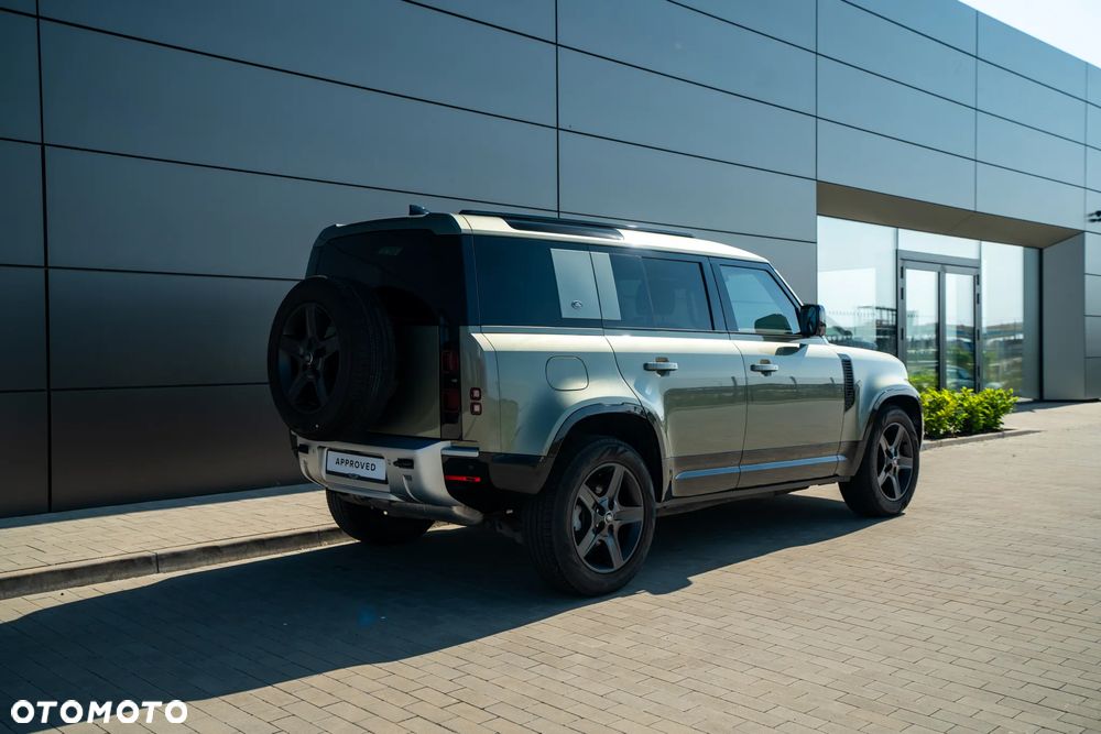 Land Rover Defender - 4