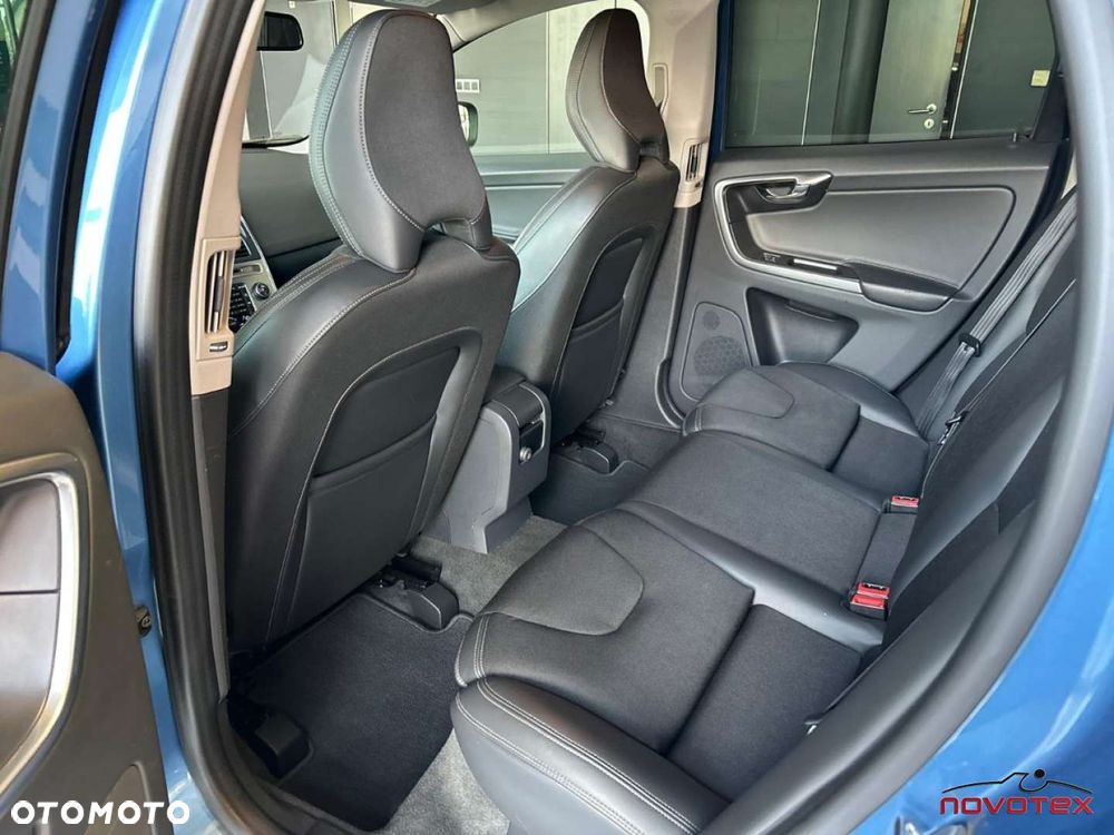 Volvo XC 60 D3 Geartronic Summum - 24