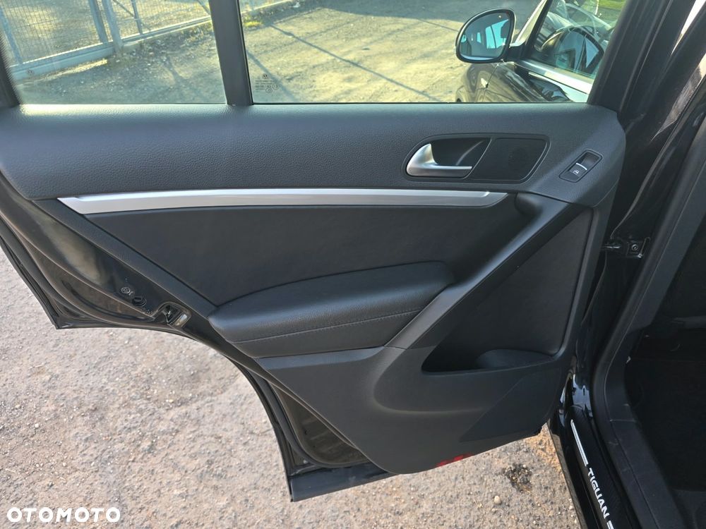 Volkswagen Tiguan - 23