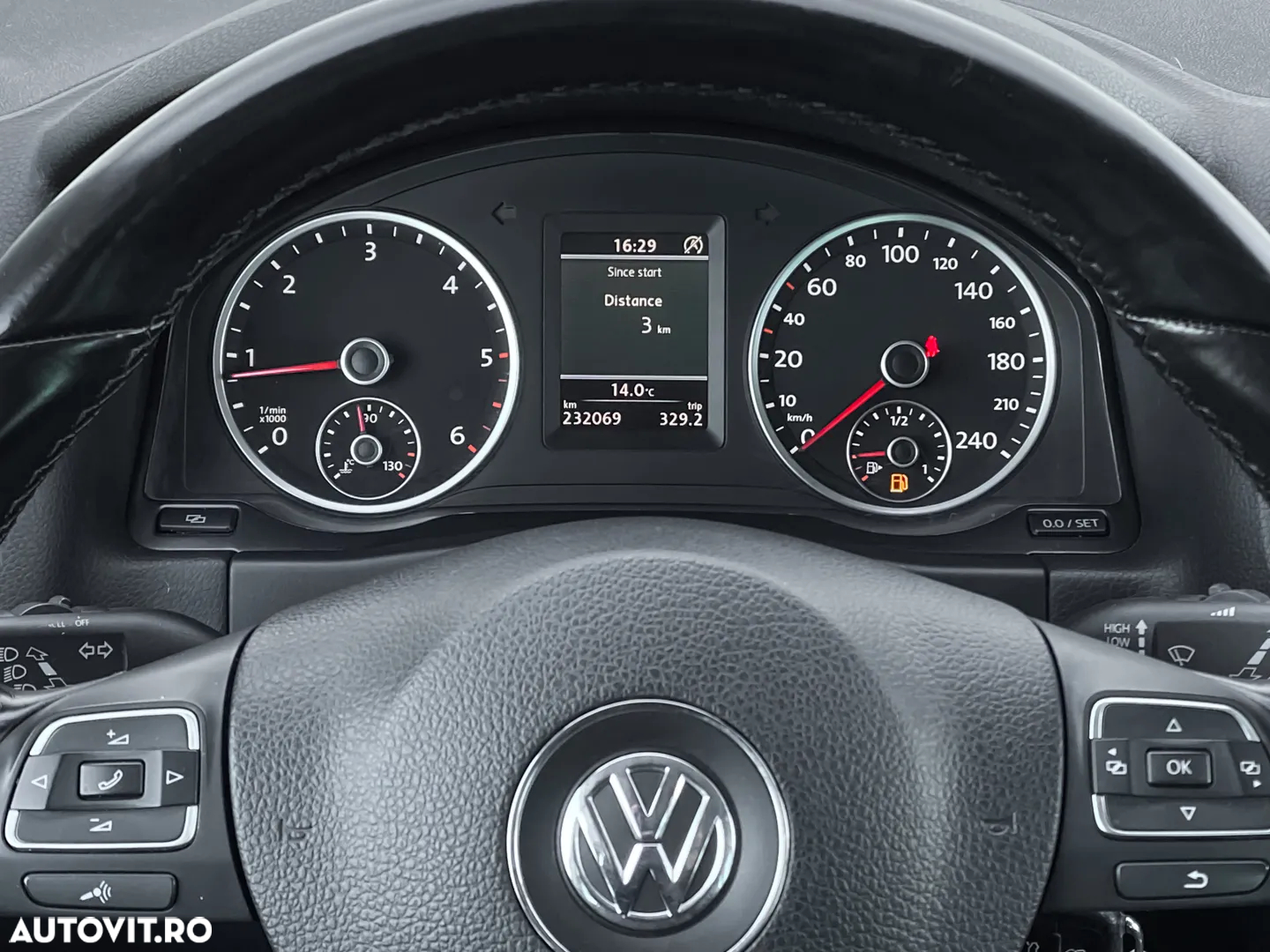 Volkswagen Tiguan - 12