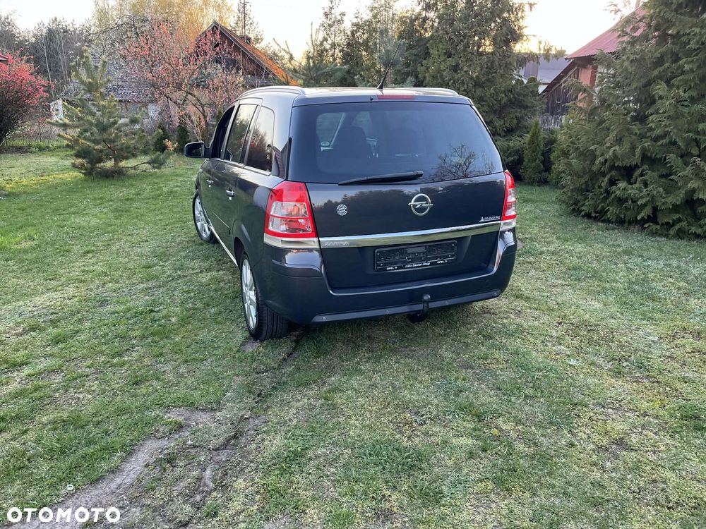 Opel Zafira 1.8 Cosmo - 19