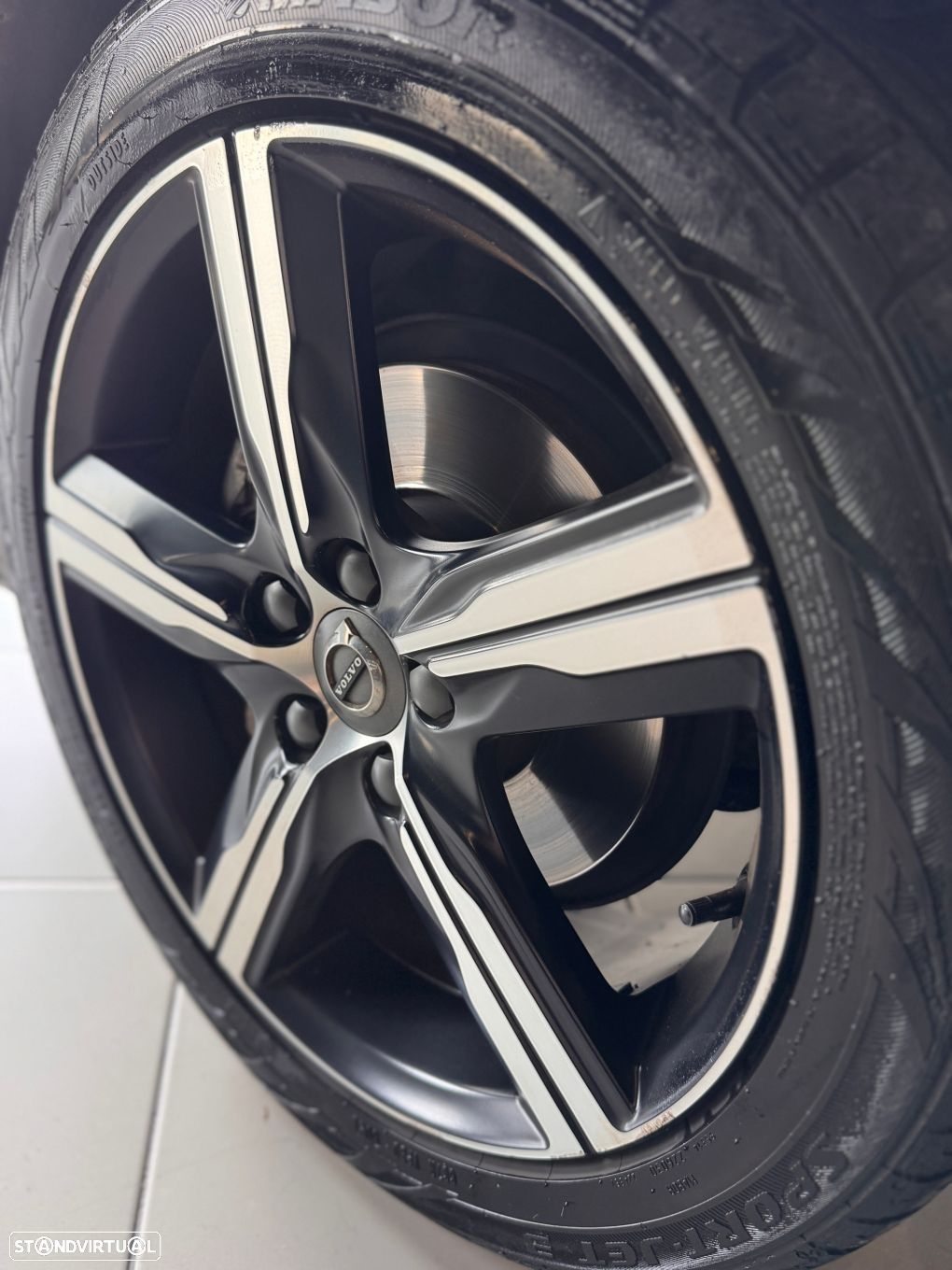Volvo V40 2.0 D2 R-Design - 14
