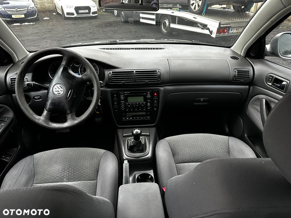 Volkswagen Passat - 25