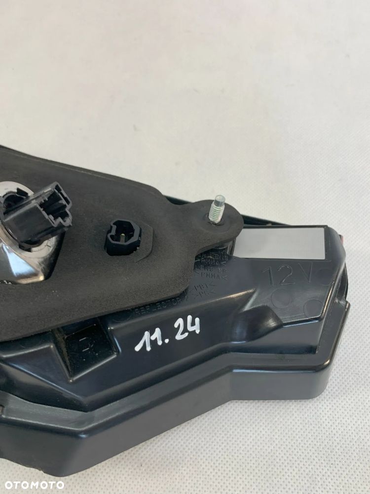 Mitsubishi Eclipse Cross FL 21r Lampa prawa tyl tylna Lift 2021 - 3