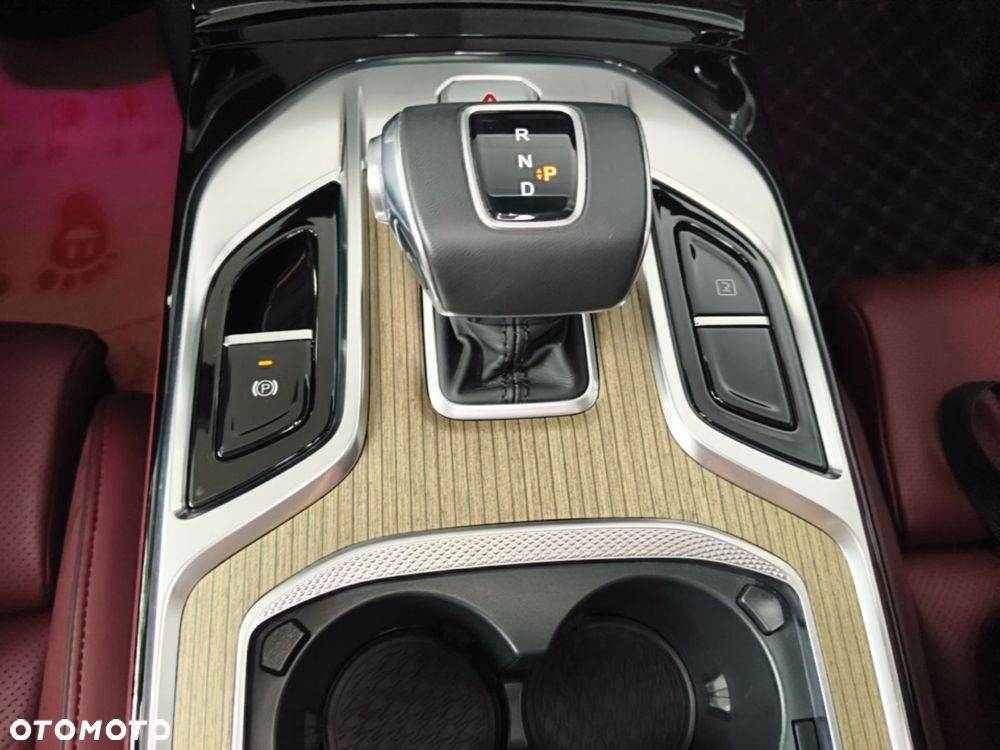 Hongqi E-HS9 - 7