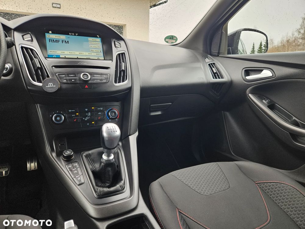 Ford Focus 1.5 EcoBoost STart-Stopp-System ST-LINE - 9