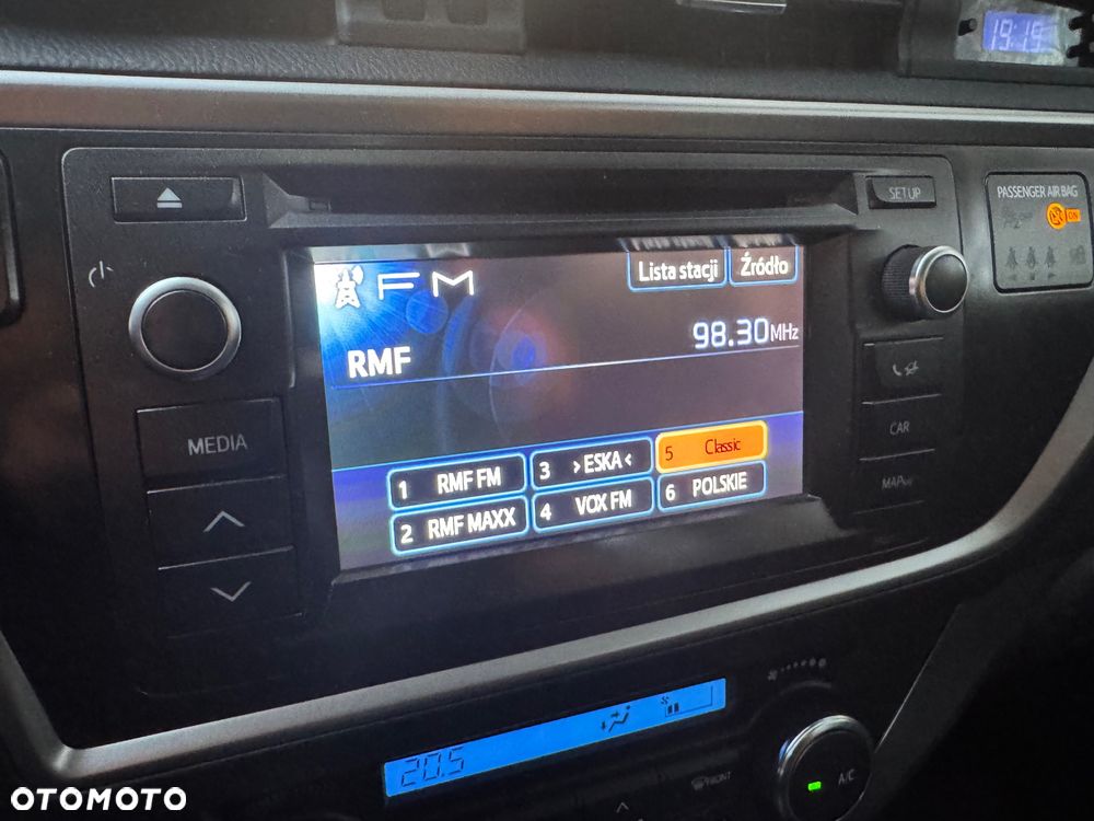 Toyota Auris 1.6 Premium + - 27