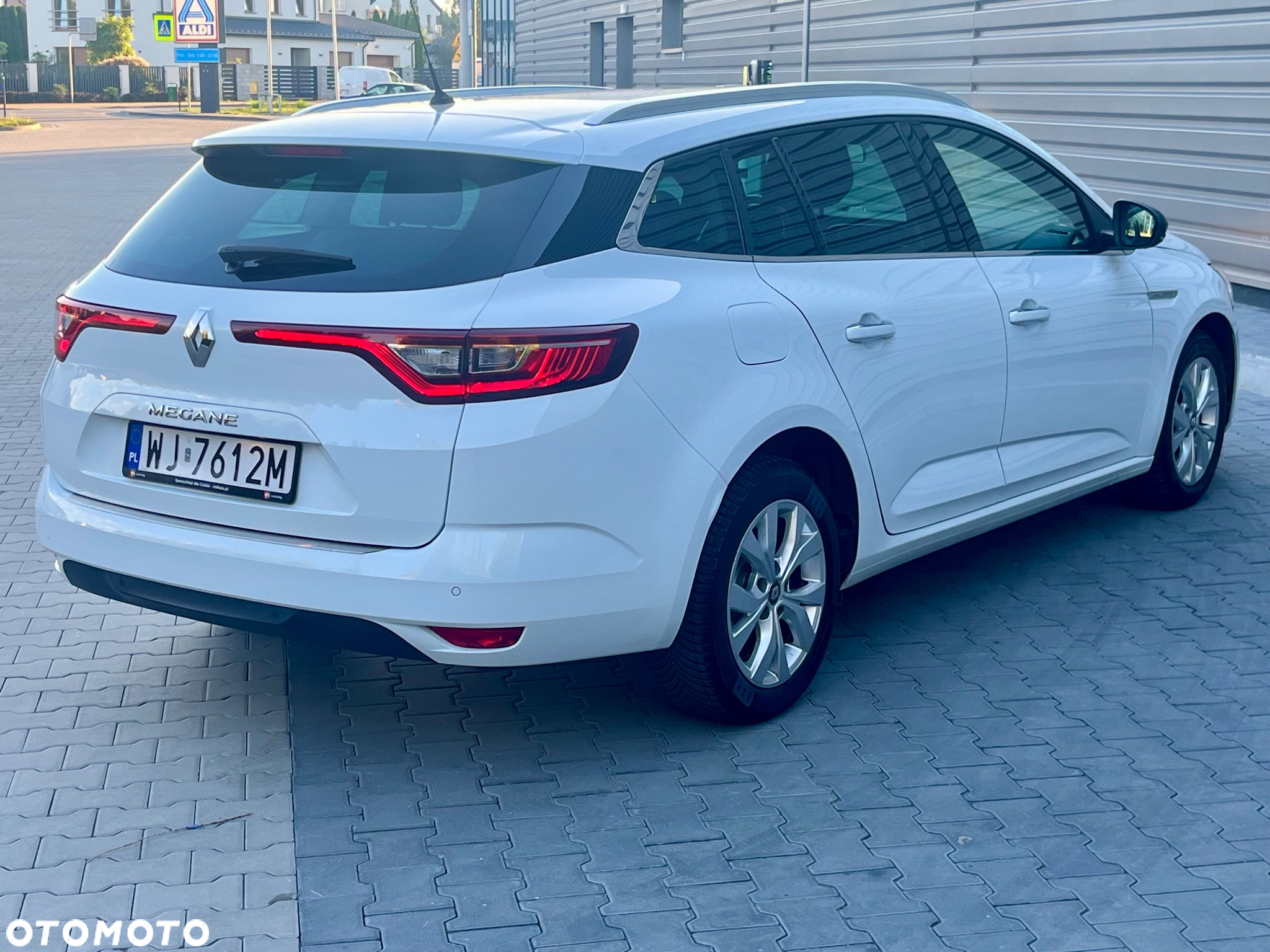 Renault Megane 1.5 Blue dCi Limited - 13
