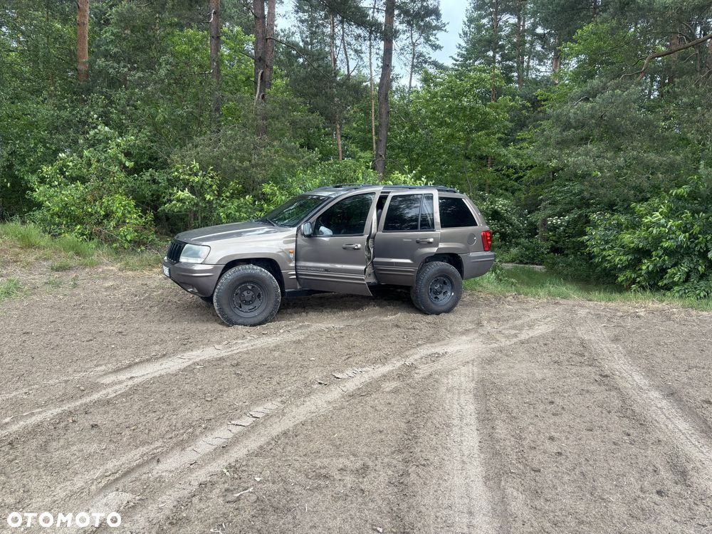 Jeep Grand Cherokee - 8