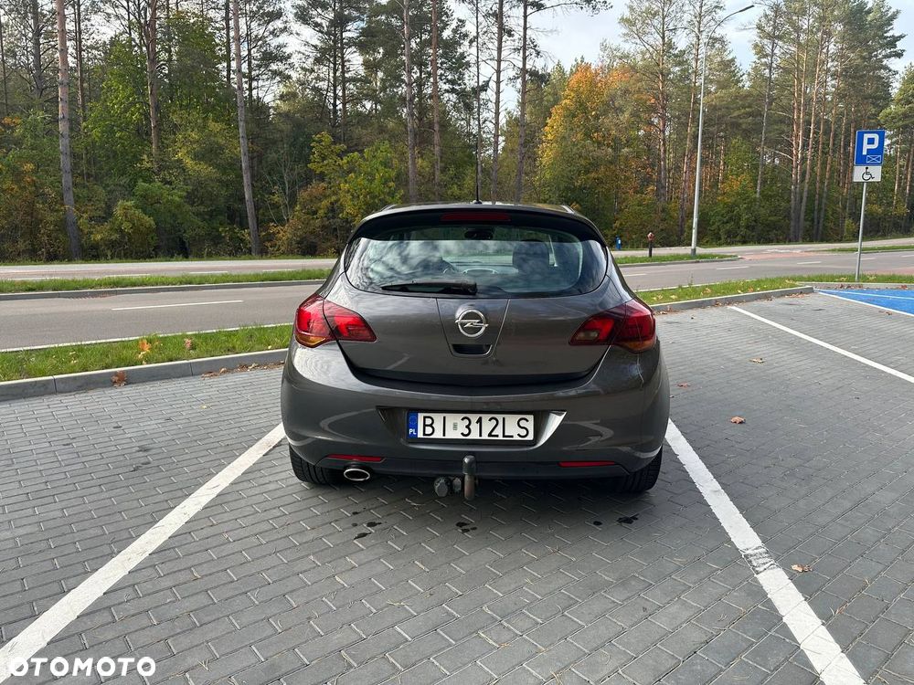 Opel Astra 1.4 Turbo Cosmo - 4