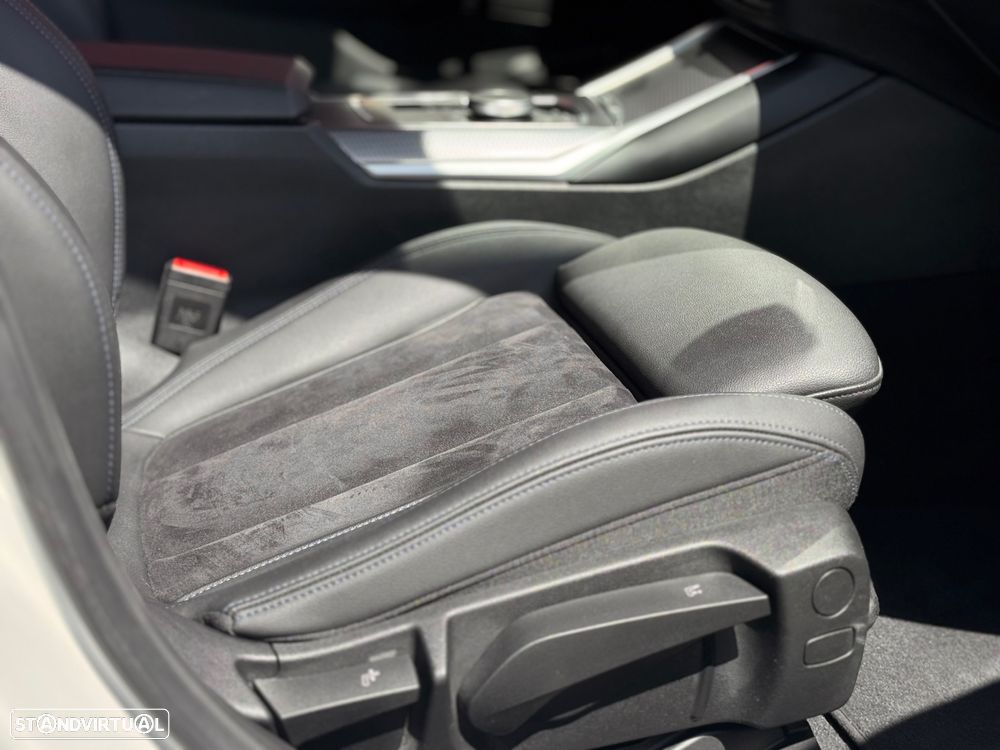 BMW 330 e Aut. M Sport - 33