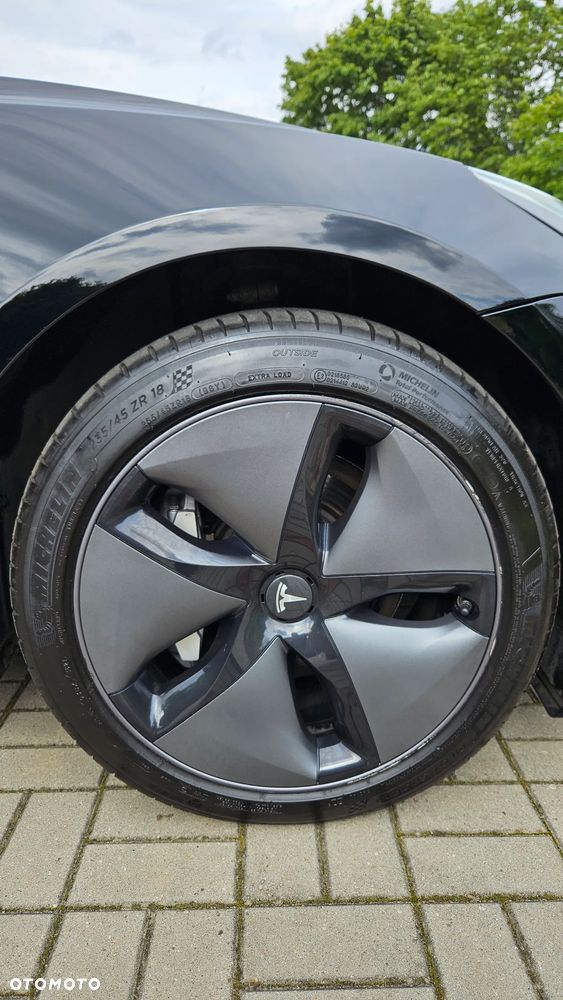 Tesla Model 3 - 14