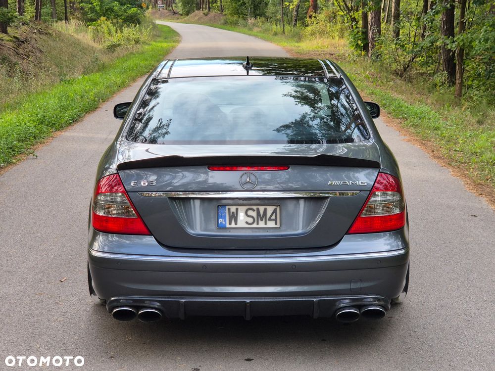 Mercedes-Benz Klasa E 63 AMG - 6