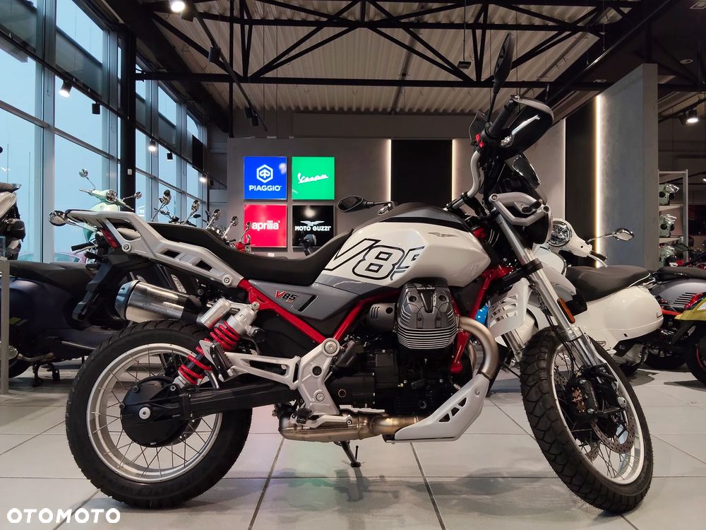 Moto Guzzi V85 - 2