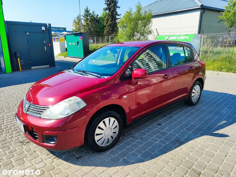 Nissan Tiida - 1