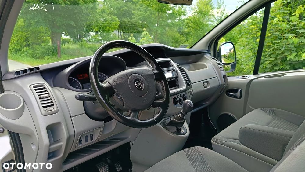 Opel Vivaro L2H1 2.9t - 18