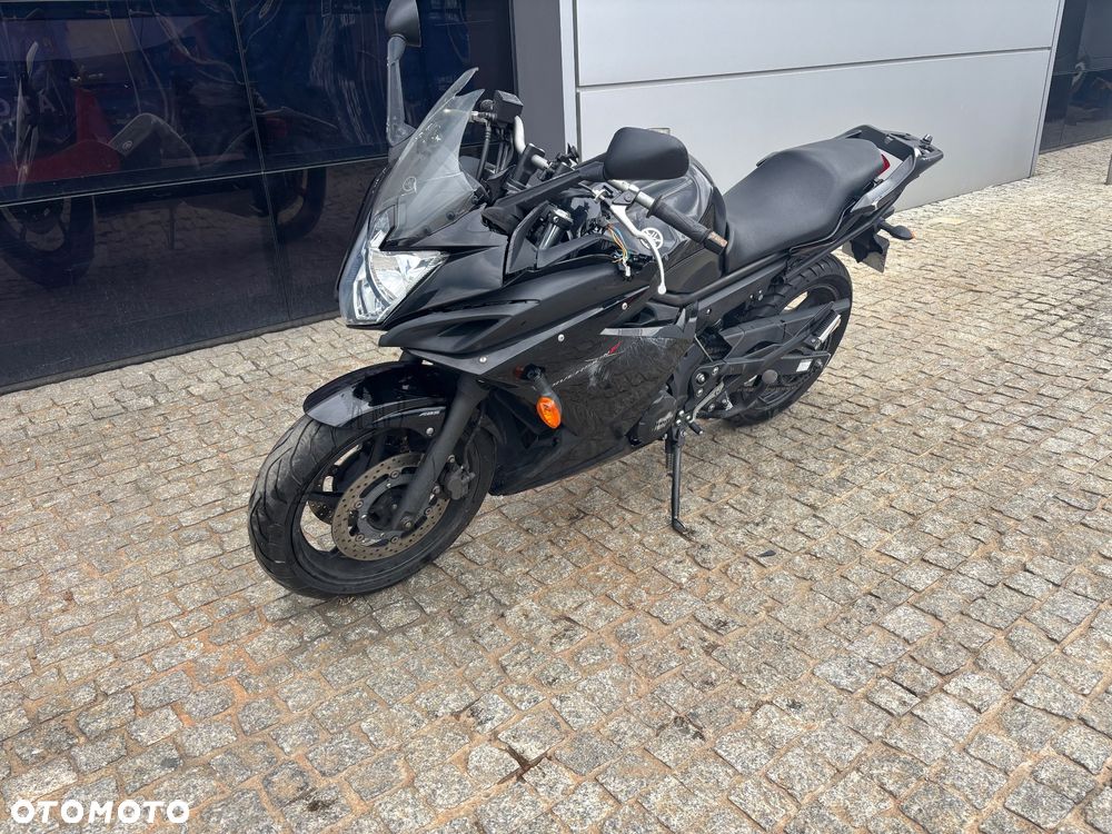 Yamaha XJ - 2
