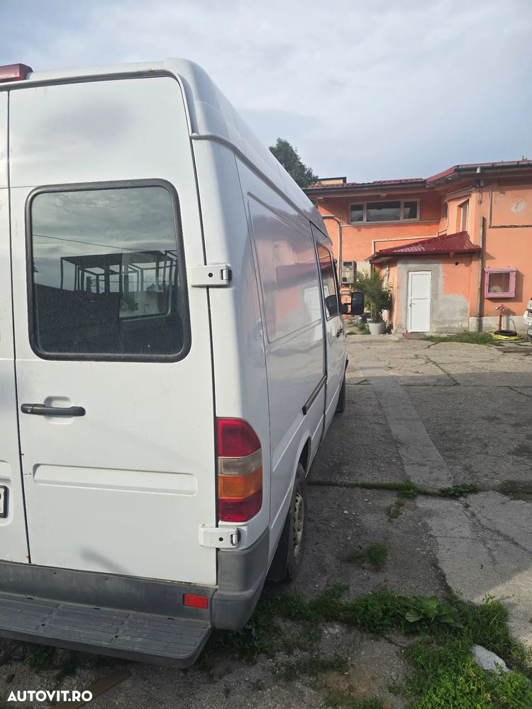 Mercedes-Benz Sprinter - 1