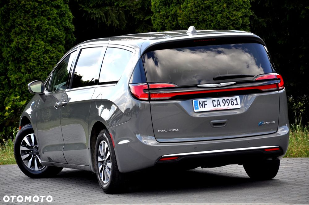Chrysler Pacifica - 23