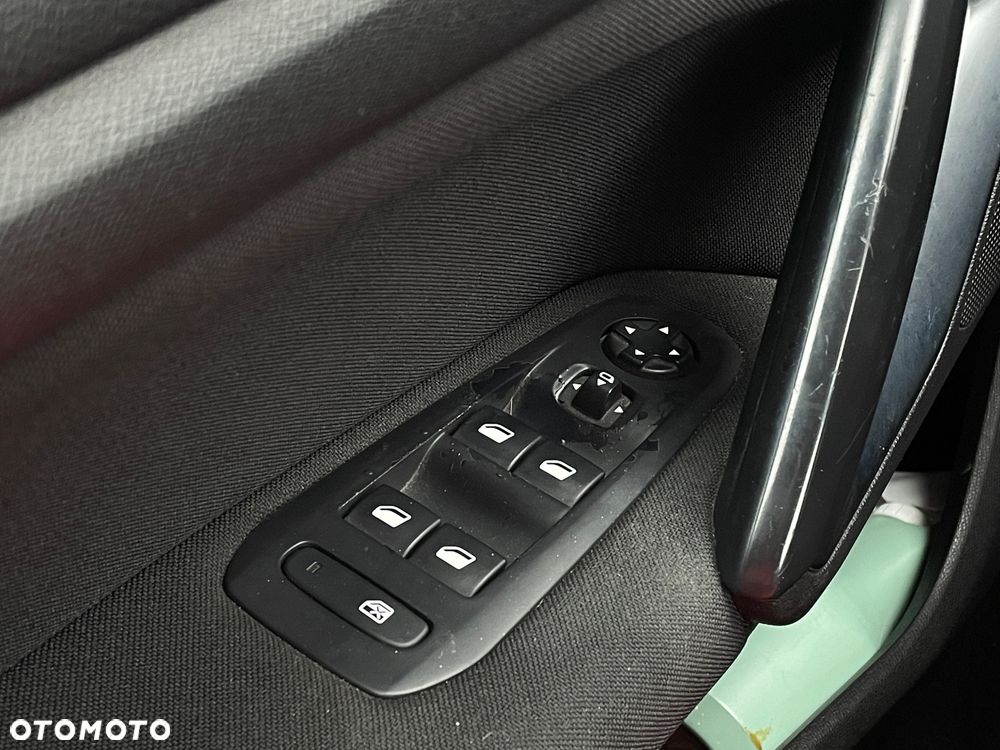 Peugeot 308 1.6 BlueHDi Allure S&S - 26