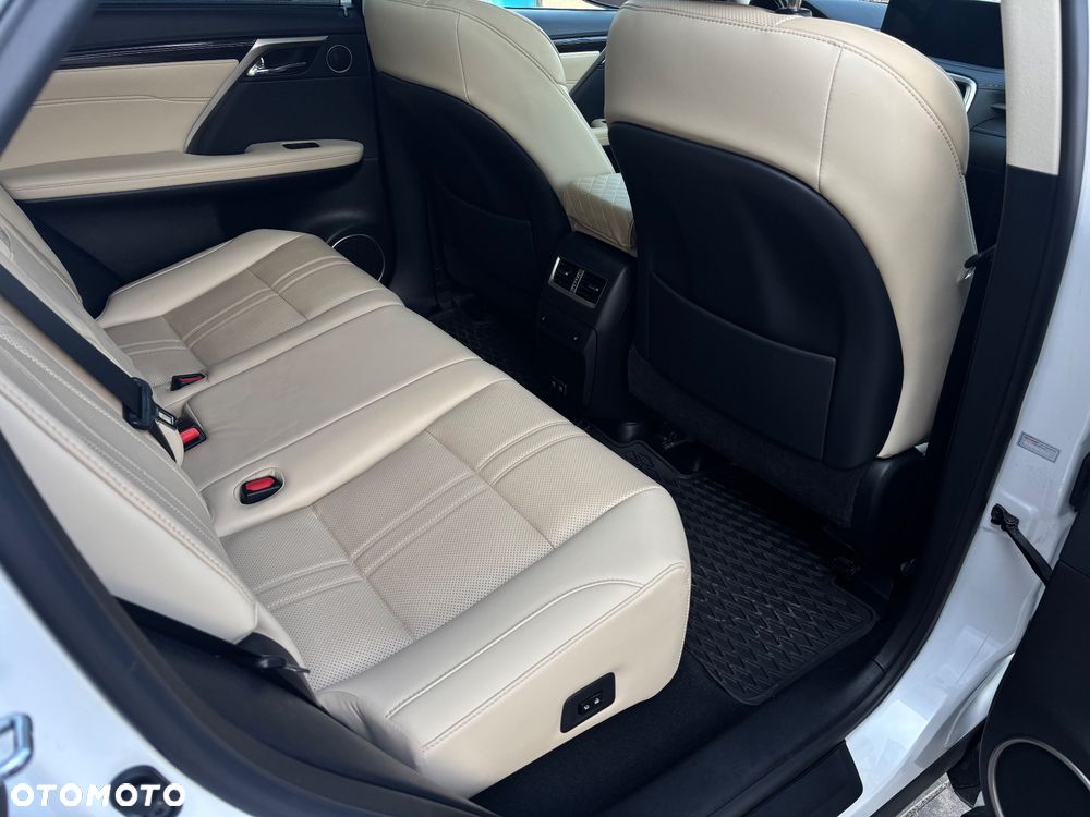 Lexus RX - 10