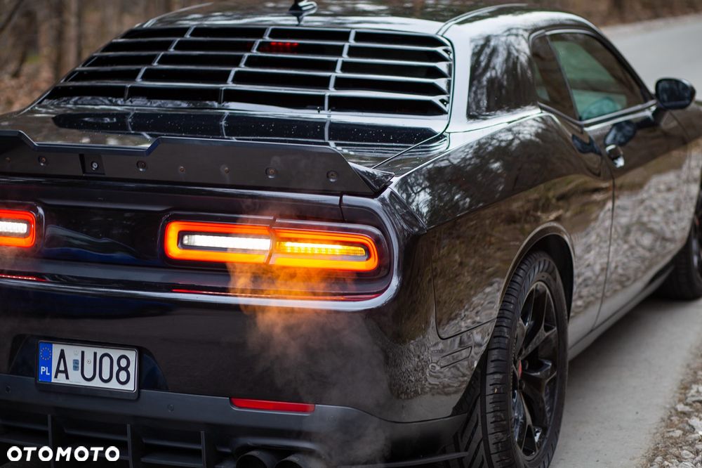Dodge Challenger - 15