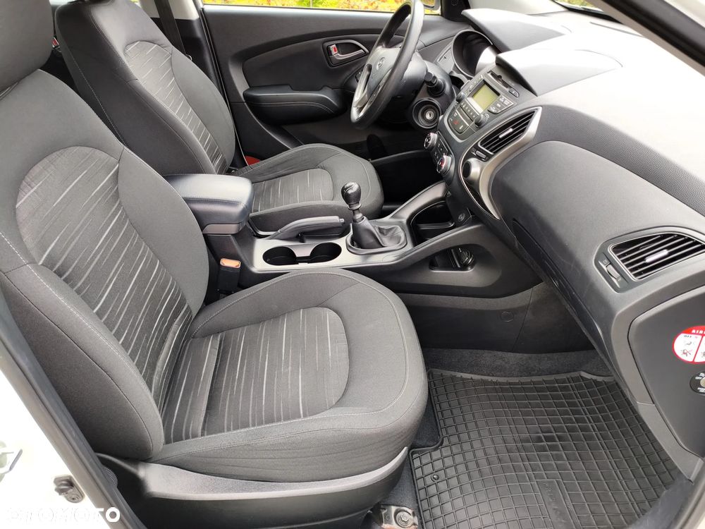 Hyundai ix35 1.6 2WD Fifa World Cup Edition - 14