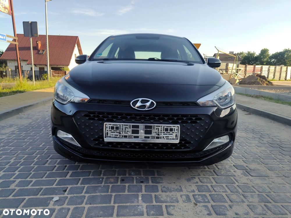 Hyundai i20 blue 1.2 - 14