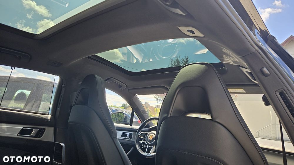 Porsche Panamera 4 E-Hybrid - 9