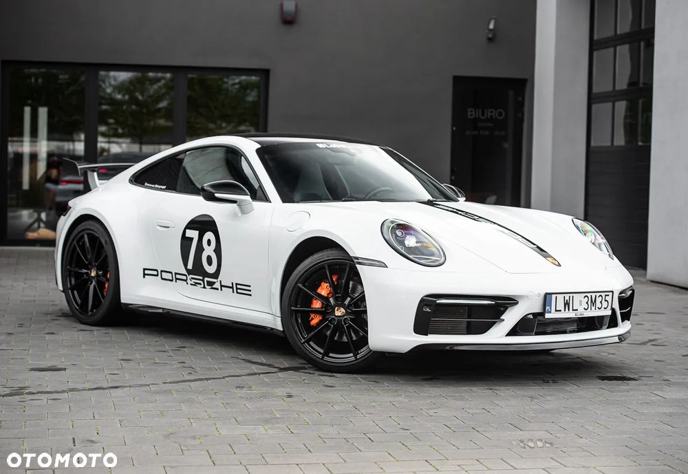 Porsche 911 Carrera - 2