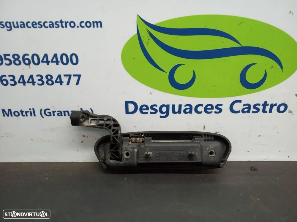 MANIPULO EXTERIOR FRONTAL ESQUERDO FIAT PUNTO 2001 - - 1