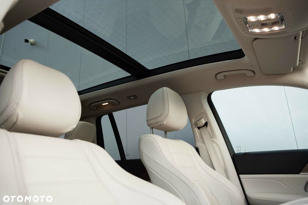 Mercedes-Benz GLS - 29