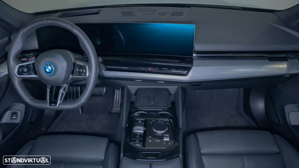 BMW 520 d Pack Desportivo M - 7