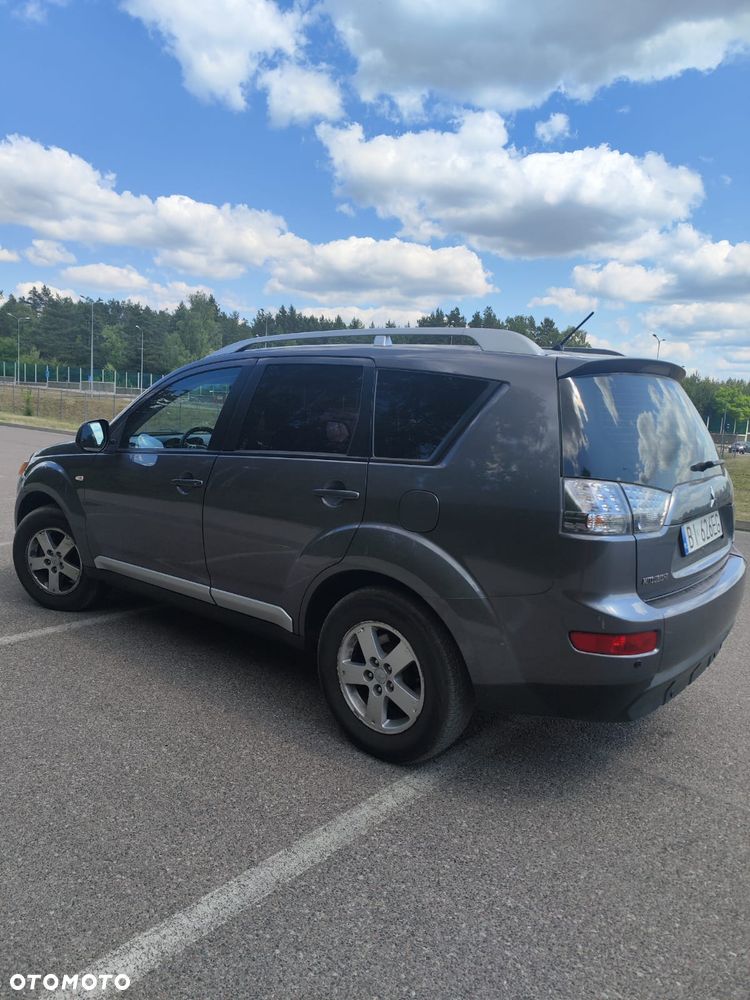 Mitsubishi Outlander 2.0 DID Instyle - 4