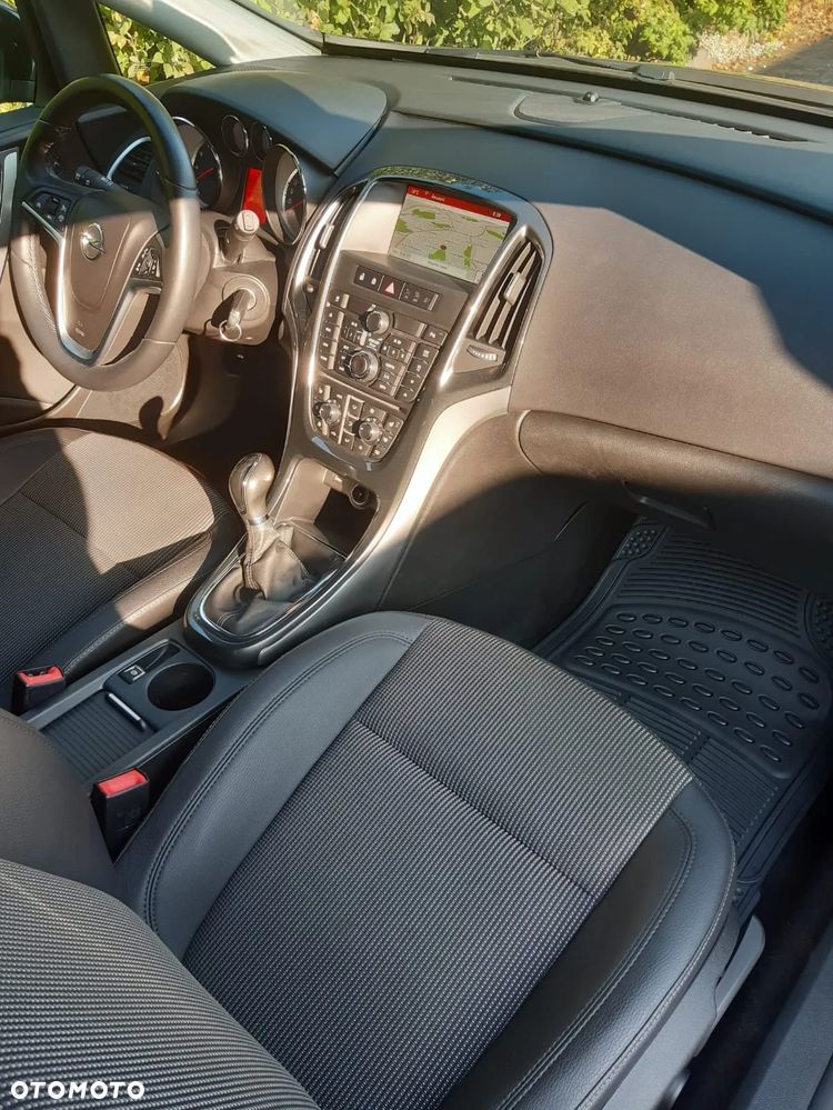 Opel Astra IV 1.4 T Cosmo - 9