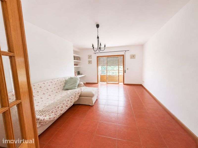 Apartamento T3 para arrendar R. Indepêndencia da Guiné - Grande imagem: 5/9