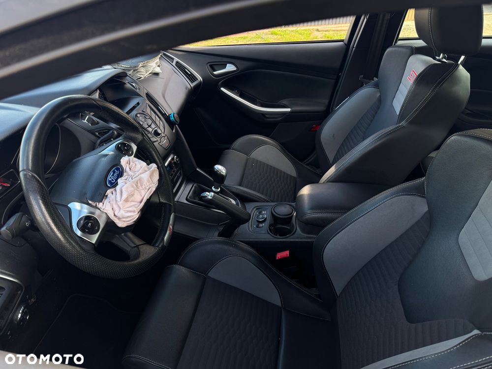 Ford Focus 2.0 EcoBoost ST - 12