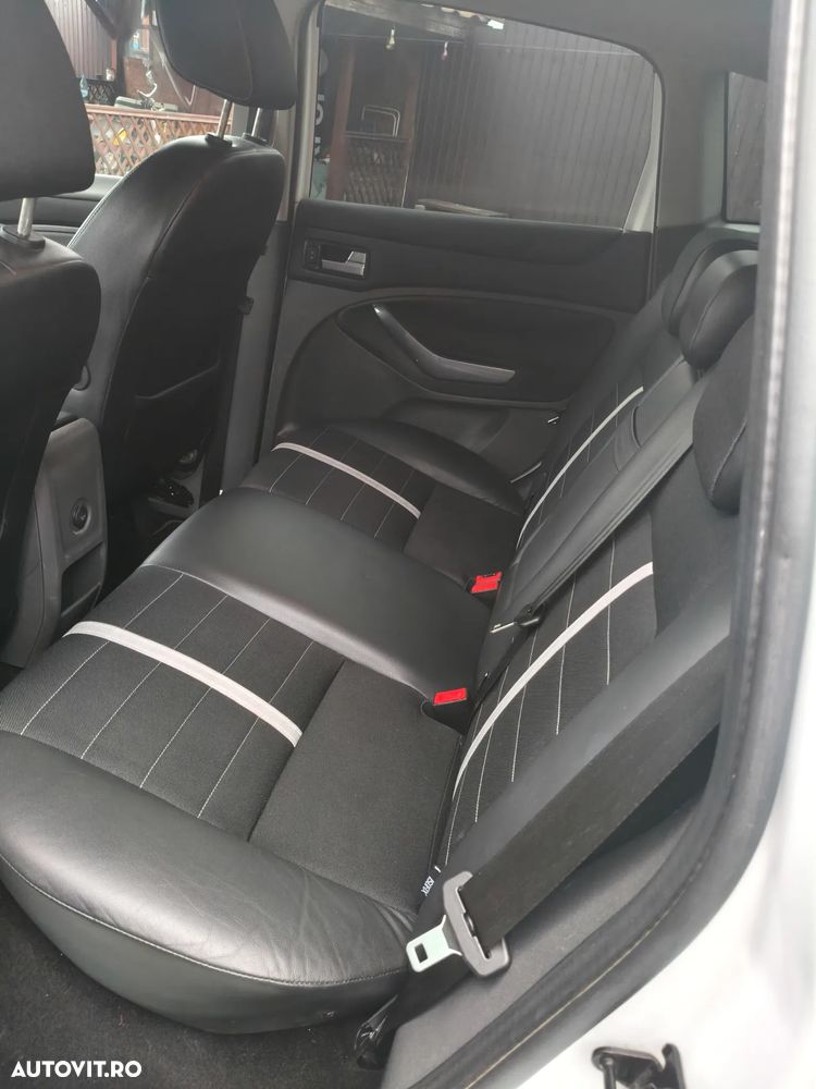 Ford Kuga 2.0 TDCi 4x4 Titanium - 9