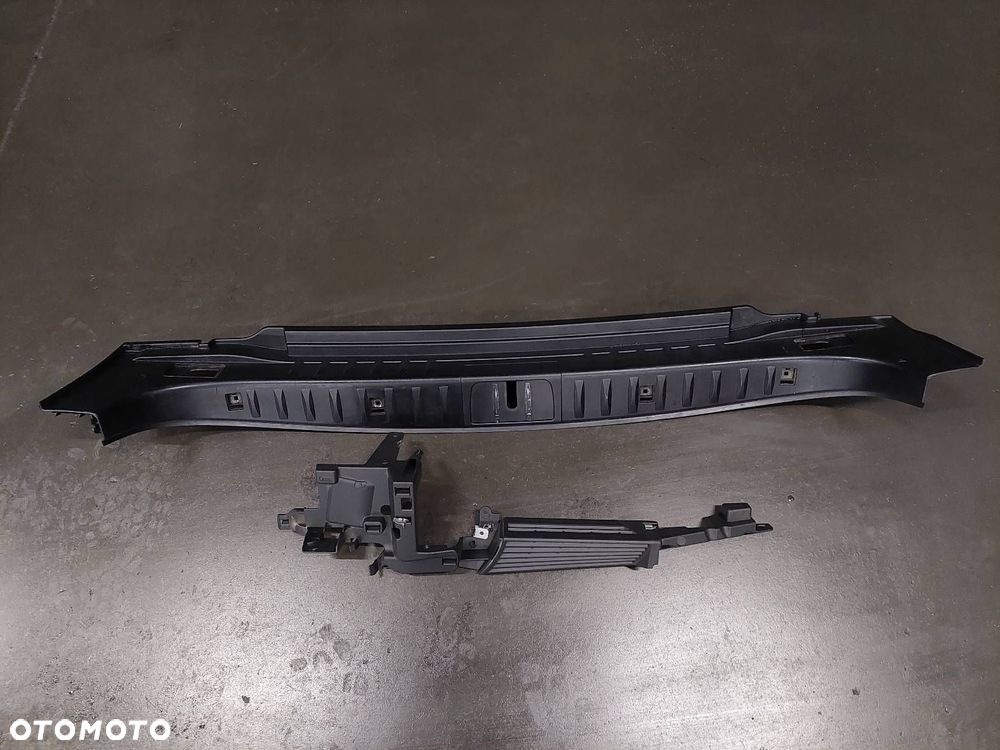 WNĘTRZE TAPICERKA BAGAŻNIKA BMW E91 - 10
