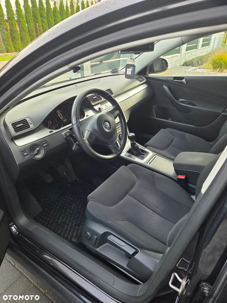 Volkswagen Passat - 27
