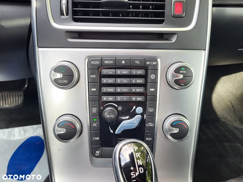 Volvo V60 T5 Geartronic Momentum - 16