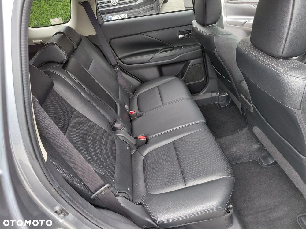 Mitsubishi Outlander 2.0 Instyle SDA 4WD CVT - 26