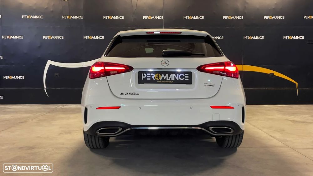 Mercedes-Benz A 250 e 8G-DCT AMG Line - 17