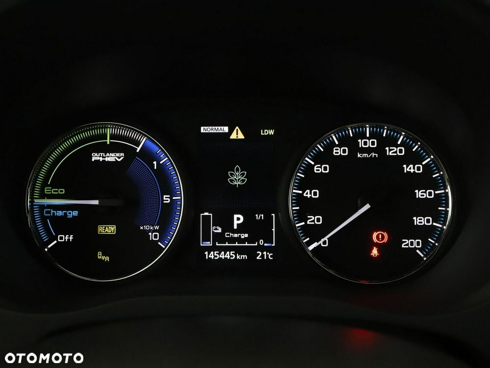 Mitsubishi Outlander 2.4 4WD Top - 23