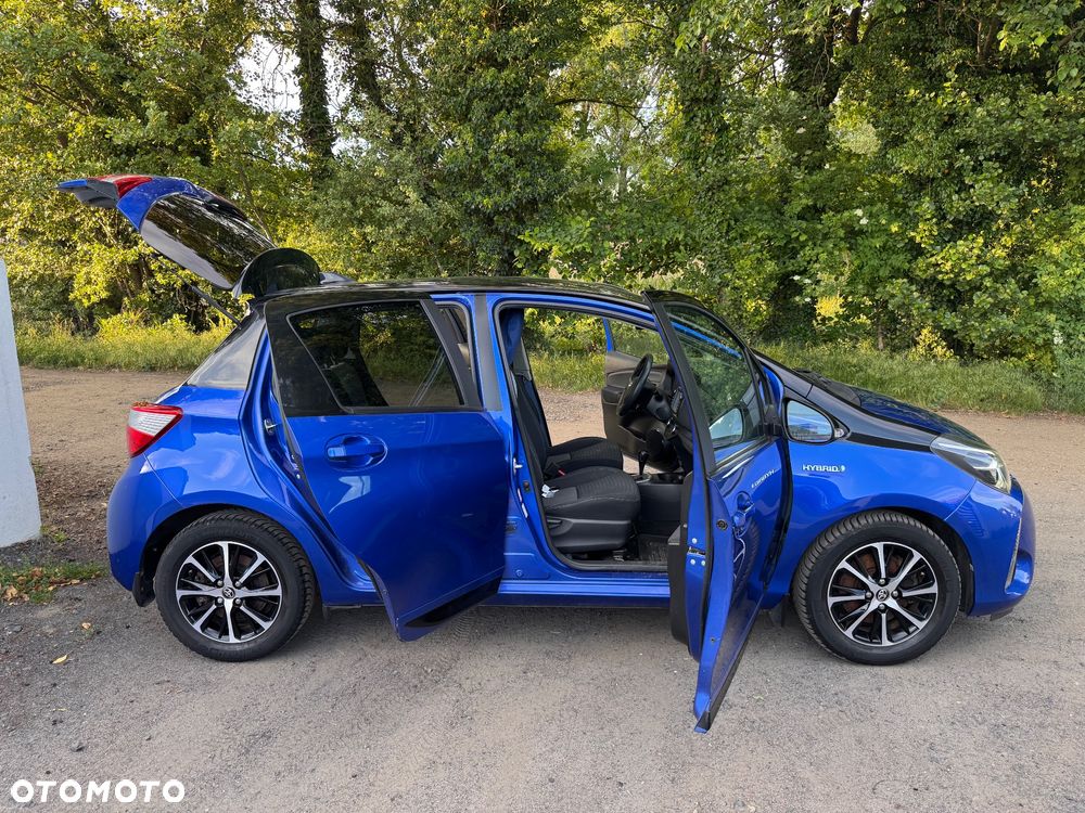 Toyota Yaris Hybrid 100 Premium - 17