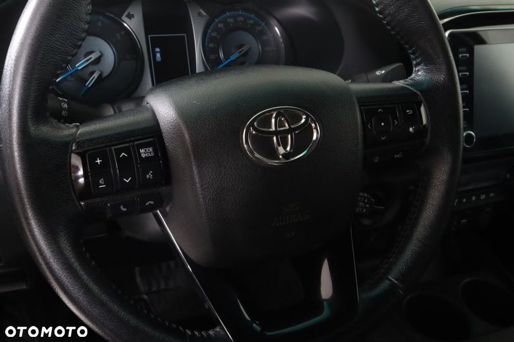 Toyota Hilux 4x4 Double Cab Autm Executive - 12
