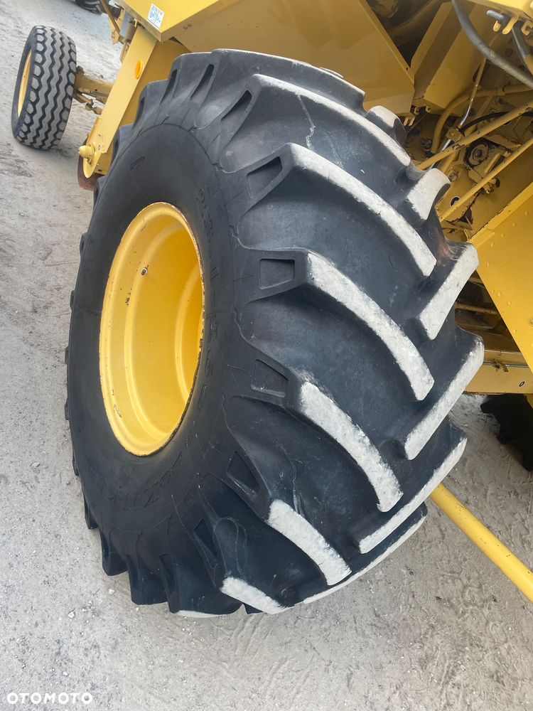 New Holland TX 32 - 5