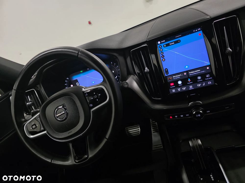 Volvo XC 60 B4 D Plus Dark - 8