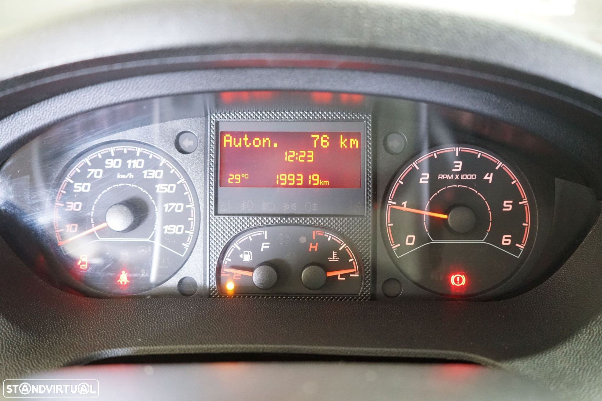 Peugeot Boxer 2.0 BlueHDi 330 L1H1 - 28